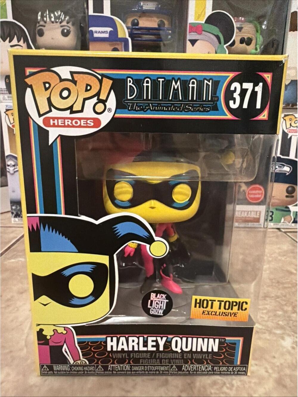 Funko Pop! Animated Series - Harley Quinn #371 (Black Light Glow) w/Protector